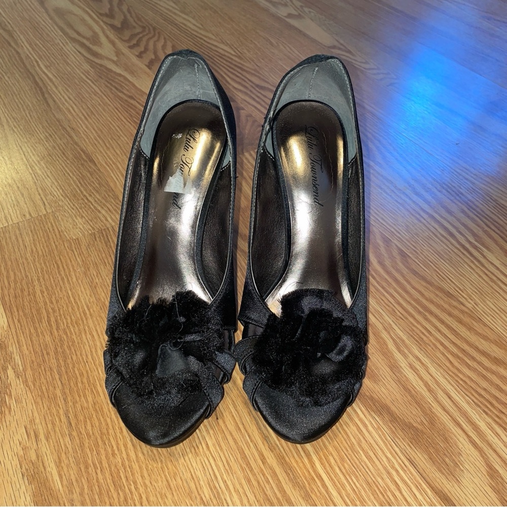 Lulu Townsend Black Stiletto Heels - Picture 2 of 5